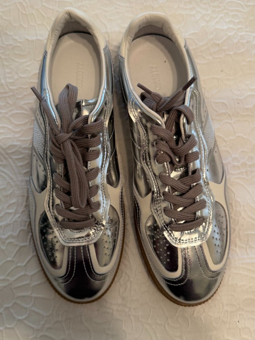 Never worn ALOHAS tb. 490 Leather Sneakers - size EU42